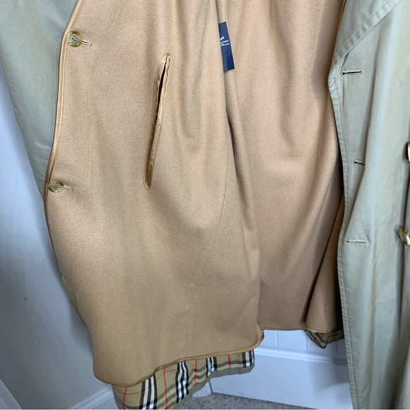 Burberry trench coat size XL - Picture 14 of 16